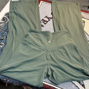 Lululemon Green Yoga Pants LIKE NEW !